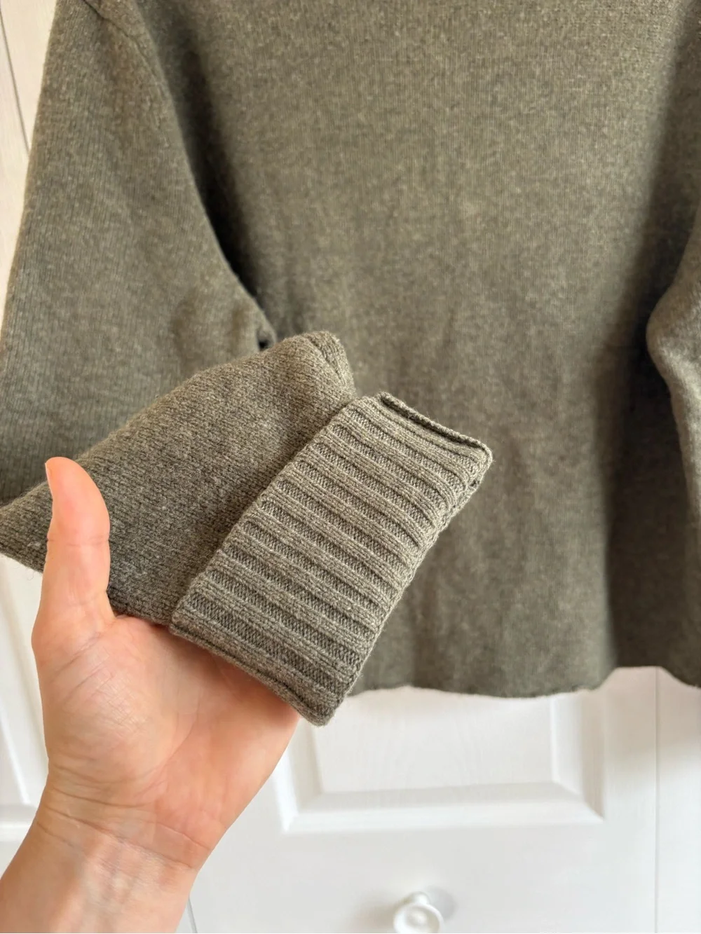 Banana Republic Cropped Luxury Wool Cashmere Angora Academia Sweater Army Green